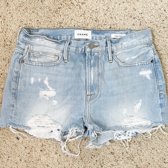 Frame denim Le Beau distressed shorts size 26 - Picture 5 of 11